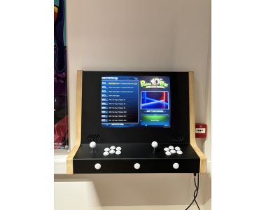 BORNE D'ARCADE MURALE